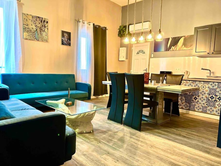 En Plein Coeur De Perpignan Le Superbe Apartment Exterior photo